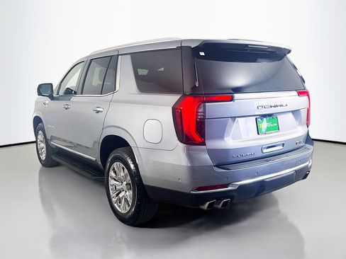 Used 2025 GMC Yukon Denali RWD image 7