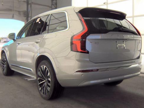 Used 2025 Volvo XC90 B6 Plus AWD/4WD image 4