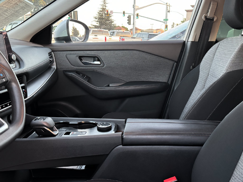 Used 2023 Nissan Rogue SV AWD/4WD image 11