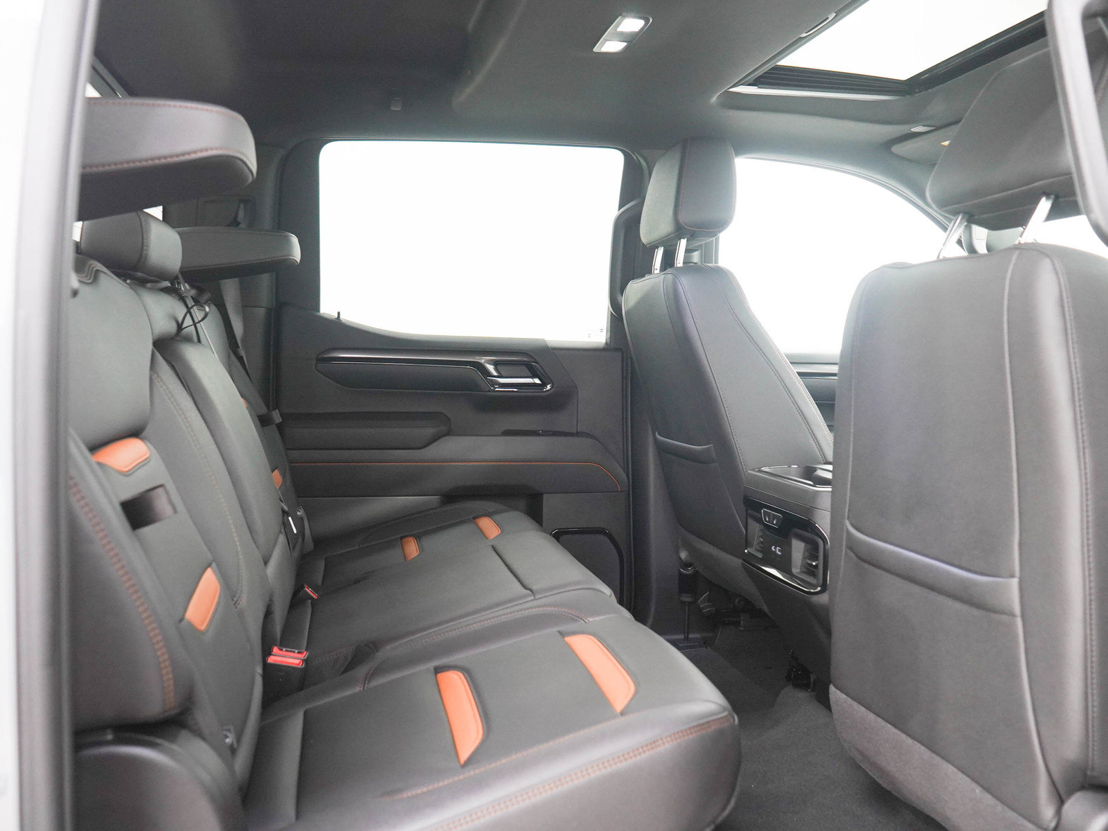 Used 2025 GMC Sierra 1500 AT4 w/ AT4 Premium Package AWD/4WD image 14