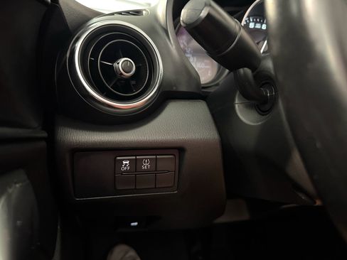Used 2019 FIAT 124 Spider Classica RWD image 17