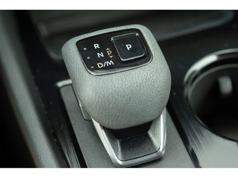 Used 2025 Nissan Rogue SV w/ SV Premium Package FWD image 27