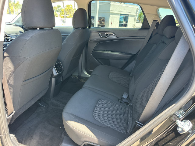 Used 2025 Kia Sportage LX FWD image 18