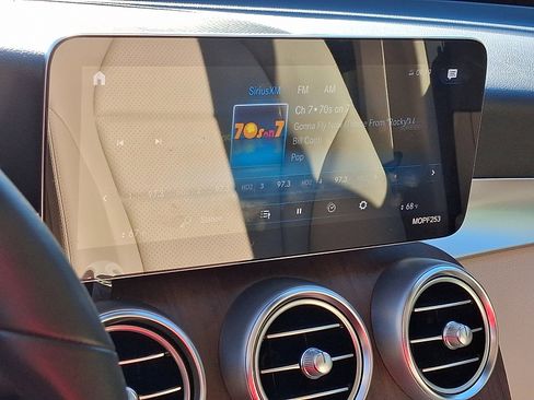 Certified 2022 Mercedes-Benz GLC 300 4MATIC image 17