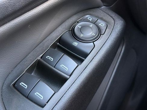 Used 2023 Chevrolet Equinox LT FWD image 21