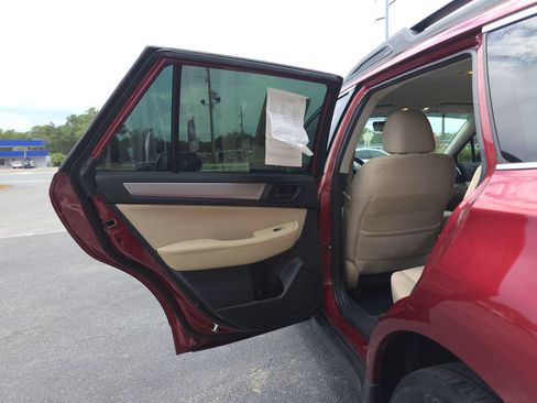 Used 2017 Subaru Outback 2.5i w/ Popular Package #2 AWD/4WD image 11
