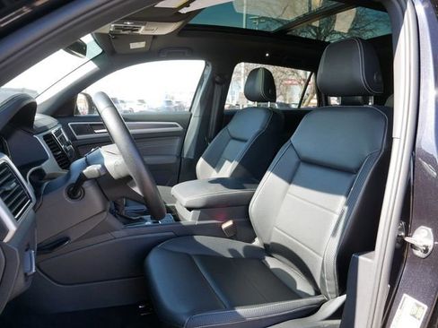 Certified 2023 Volkswagen Atlas Cross Sport SEL R-Line image 15