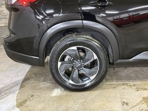 Certified 2025 Nissan Rogue SV image 5