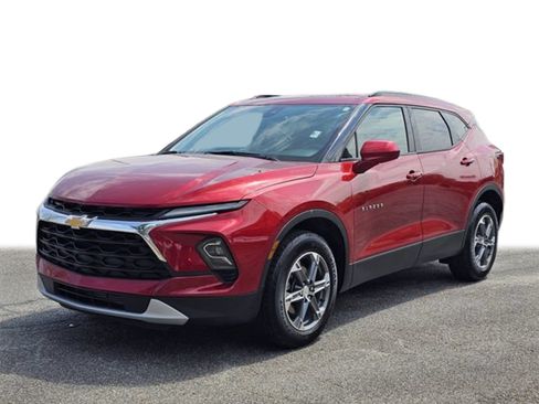 Used 2024 Chevrolet Blazer LT w/ Convenience Package FWD image 2