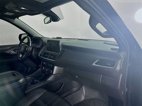 Used 2021 Chevrolet Suburban RST w/ Luxury Package image 32