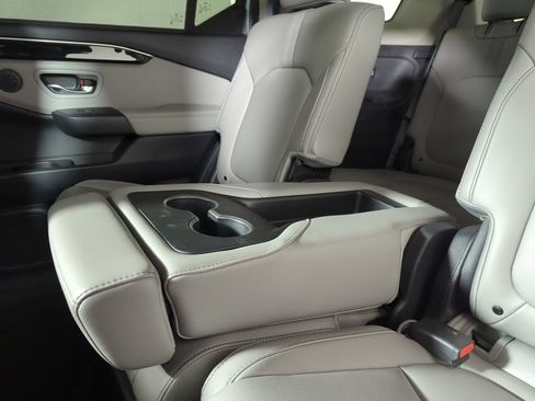 Used 2023 Honda Pilot EX-L image 32