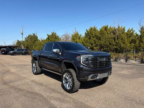 Used 2024 GMC Sierra 1500 Denali Ultimate image 2