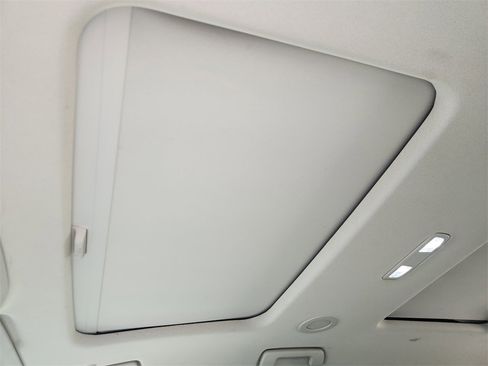 Used 2022 Buick Enclave Essence w/ Experience Buick Package image 22