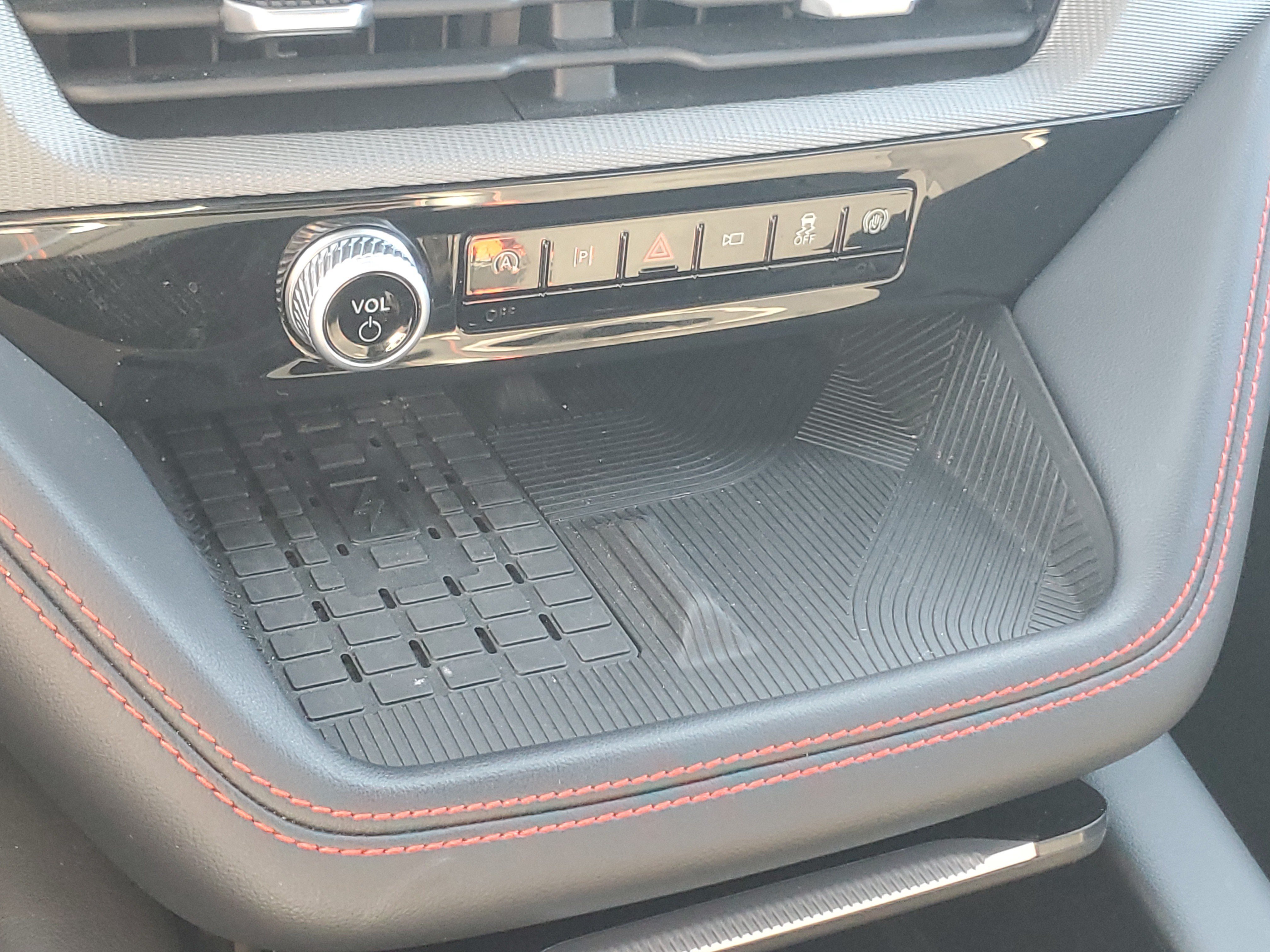 Used 2025 Ford Explorer ST AWD/4WD image 18