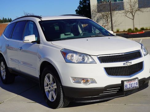 Used 2011 Chevrolet Traverse LT w/ Personal Connectivity Package image 8