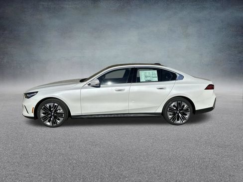 Used 2026 BMW 530i xDrive AWD/4WD image 7