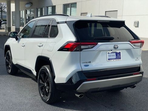 Used 2024 Toyota RAV4 SE image 4