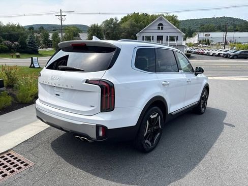 Used 2024 Kia Telluride EX AWD/4WD image 7