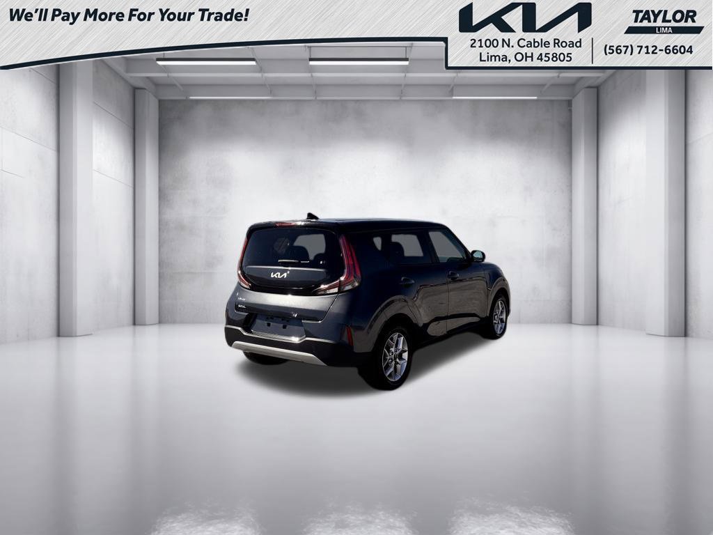 Used 2025 Kia Soul LX w/ LX Technology Package FWD image 2