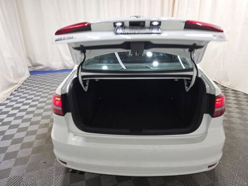 Used 2017 Volkswagen Jetta S image 34