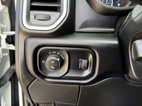 Used 2024 RAM 3500 Big Horn image 24