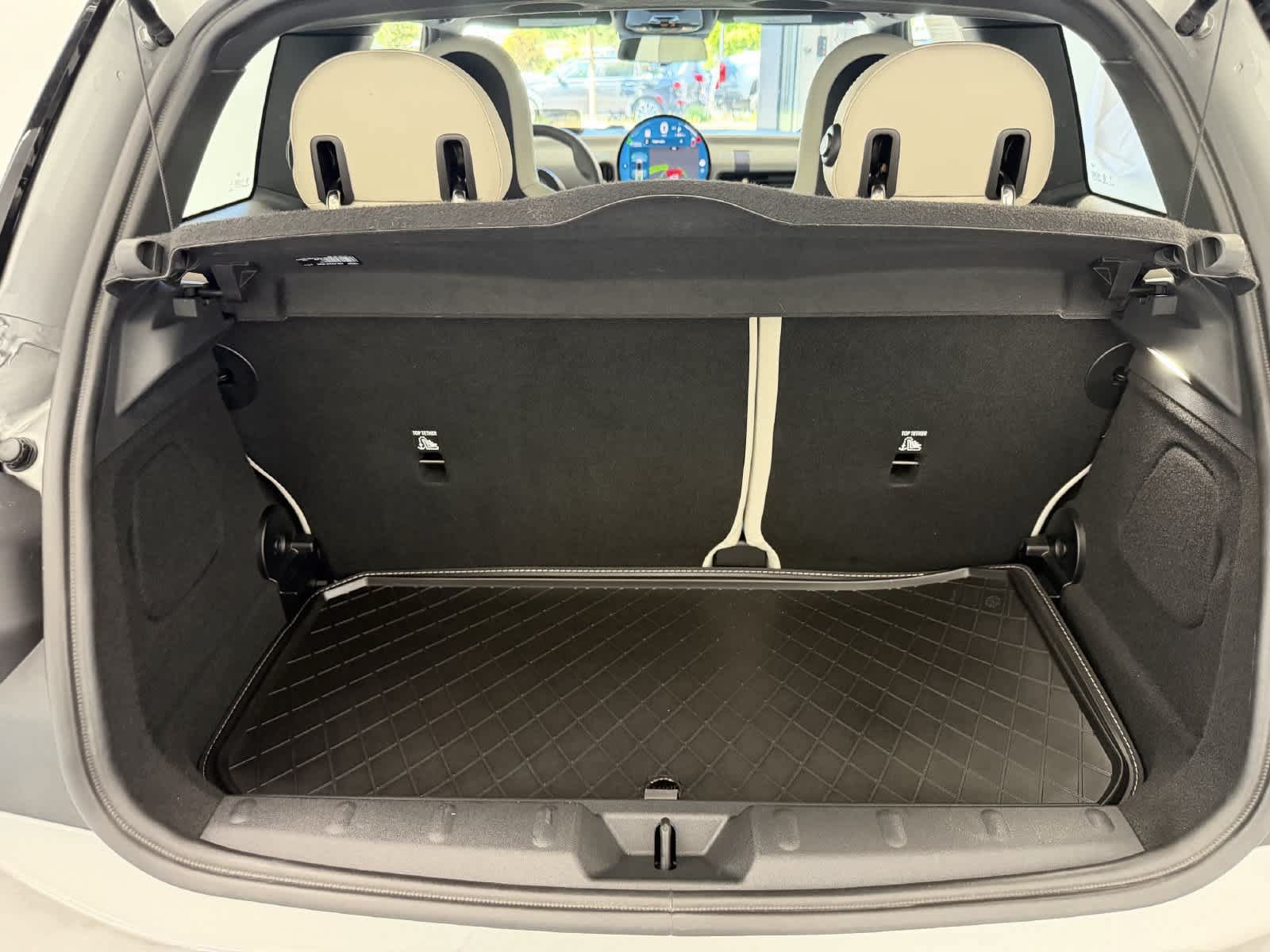 Used 2025 MINI Cooper 2-Door Hardtop FWD image 5