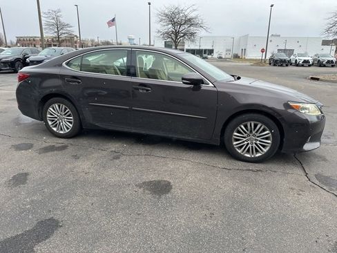 Used 2013 Lexus ES 350 w/ Luxury Pkg image 2