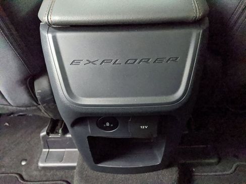 New 2025 Ford Explorer Active image 18