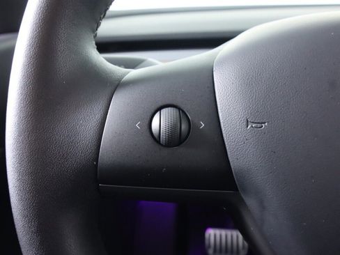 Used 2020 Tesla Model Y Long Range image 11