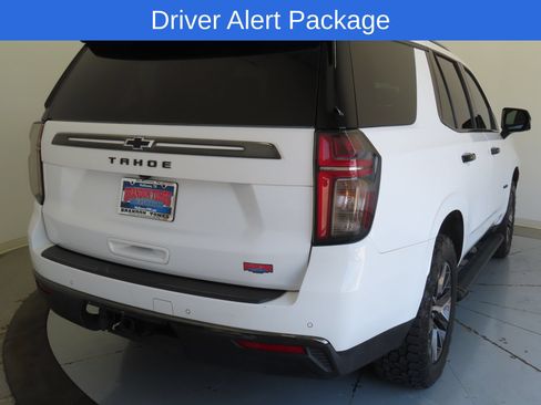 Used 2022 Chevrolet Tahoe Z71 w/ Luxury Package AWD/4WD image 3