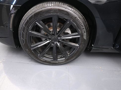 Used 2021 Chrysler 300 Touring w/ Sport Appearance Package RWD image 18