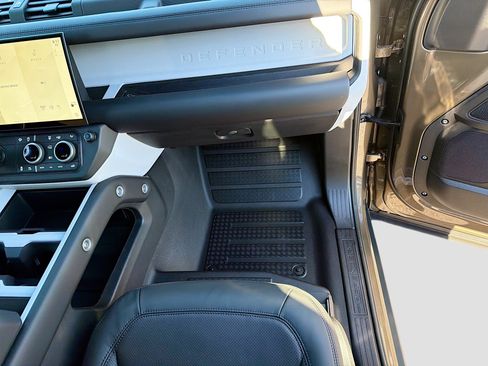 New 2026 Land Rover Defender 110 S image 15
