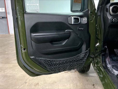 Used 2021 Jeep Wrangler Unlimited Sport image 24