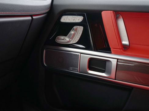 Used 2025 Mercedes-Benz G 550 image 15