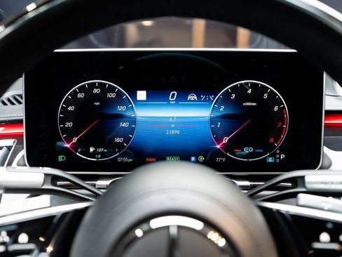 Used 2021 Mercedes-Benz Maybach S 580 4MATIC image 36