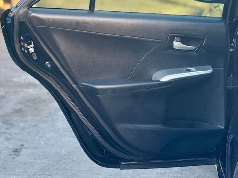 Used 2012 Toyota Camry SE image 8