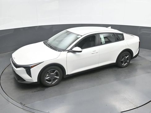 Used 2025 Kia K4 FWD image 35