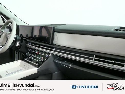 Used 2025 Hyundai Santa Fe SE image 21