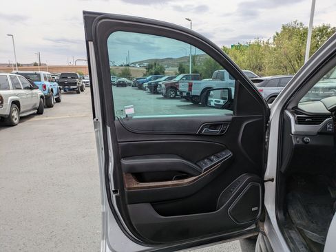 Used 2017 Chevrolet Tahoe LT image 12