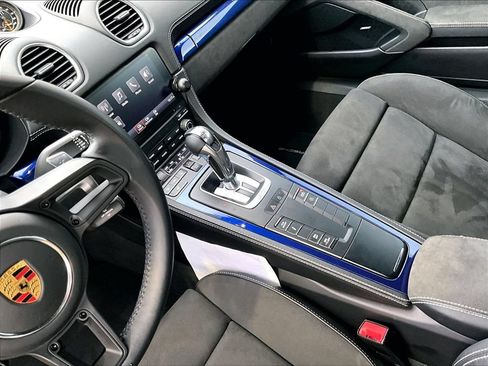 Certified 2021 Porsche 718 Cayman GT4 RWD image 17
