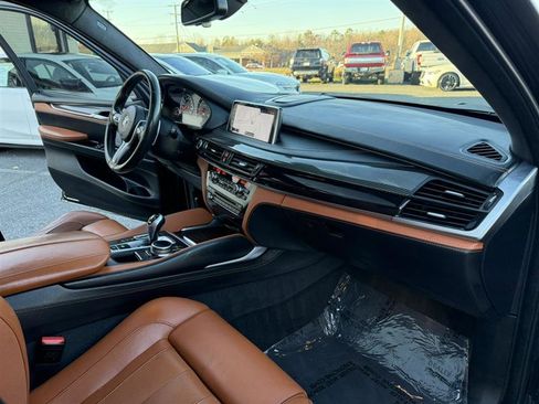 Used 2017 BMW X5 M image 15
