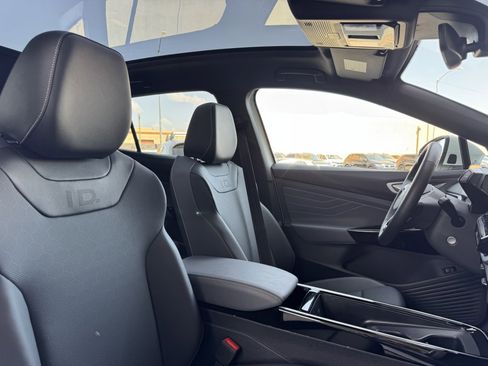 Used 2024 Volkswagen ID.4 S image 43