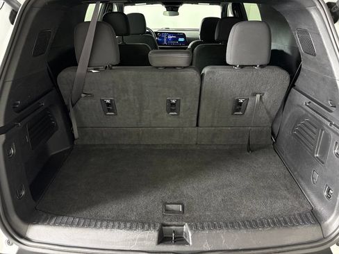 Used 2024 Chevrolet Traverse LT FWD image 39
