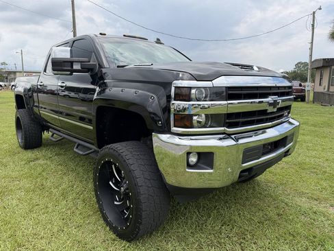 Used 2019 Chevrolet Silverado 2500 LTZ w/ Duramax Plus Package AWD/4WD image 7