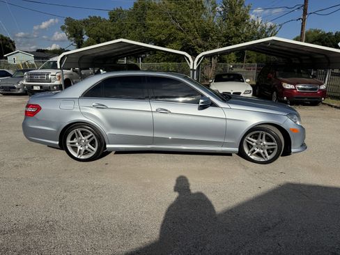 Used 2013 Mercedes-Benz E 350 4MATIC Sedan image 4