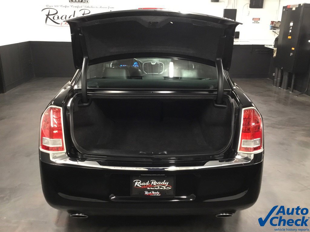 Used 2013 Chrysler 300 AWD w/ Driver Convenience Group image 12