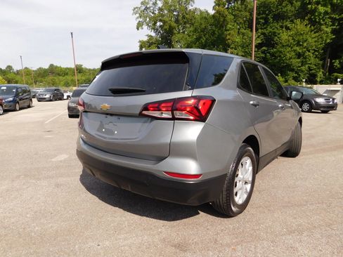 Used 2023 Chevrolet Equinox LS w/ LS Convenience Package FWD image 5
