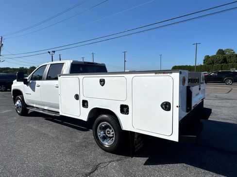 Used 2023 Chevrolet Silverado 3500 LT w/ Snow Plow Prep Package AWD/4WD image 4