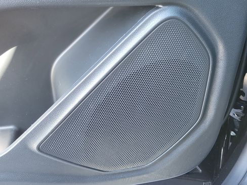 Used 2021 Ford Explorer XLT w/ Equipment Group 202A image 27