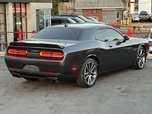 Used 2022 Dodge Challenger R/T w/ Plus Package image 10